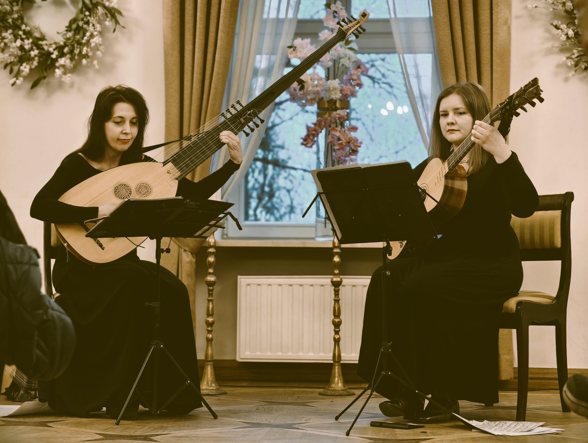 Duet lutniowy podczas koncertu